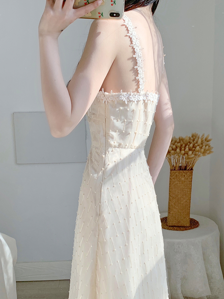 https://fulmo-img-server.com/dresscode-dresscode/5aecd3bd-22a0-4213-9623-dcf57360a2f8.jpg