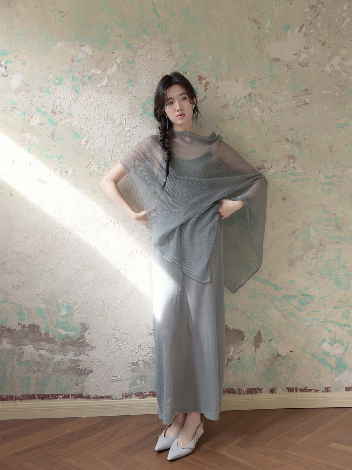 https://fulmo-img-server.com/dresscode-dresscode/5df7661f-2fd8-4b9b-a749-22200f8a33c1.jpg