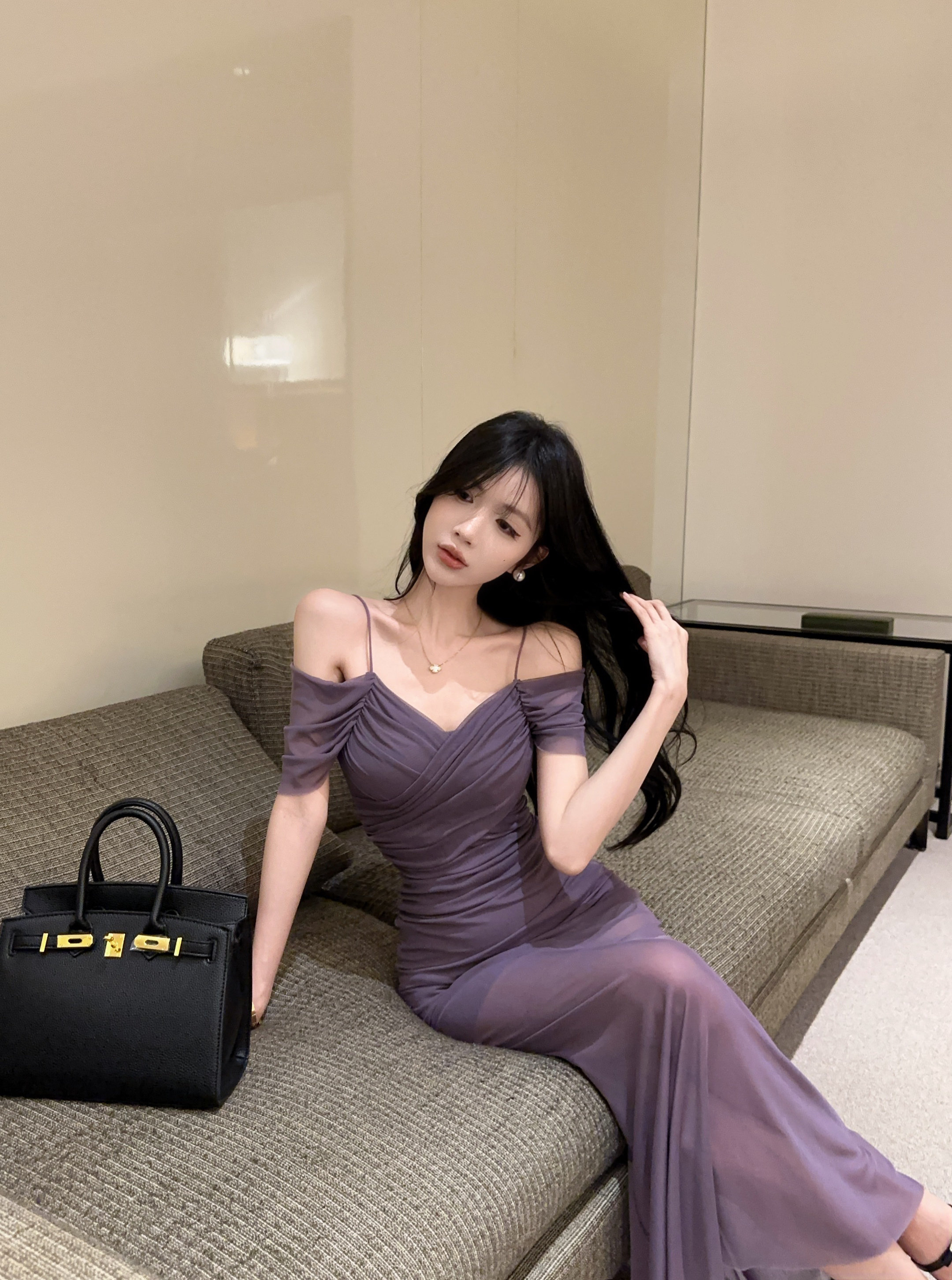 https://fulmo-img-server.com/dresscode-dresscode/5e7042f1-339f-464f-8731-1d1b1f4aefc9.jpg