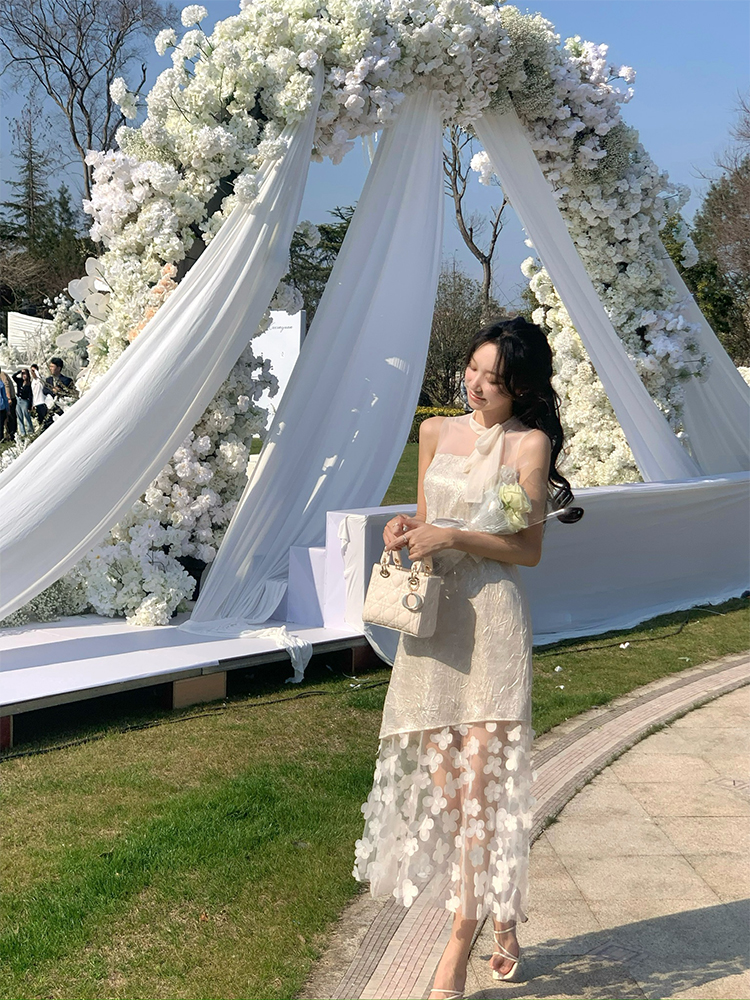 https://fulmo-img-server.com/dresscode-dresscode/5ec0b887-67d7-48be-9a54-c0afca0cd794.jpg