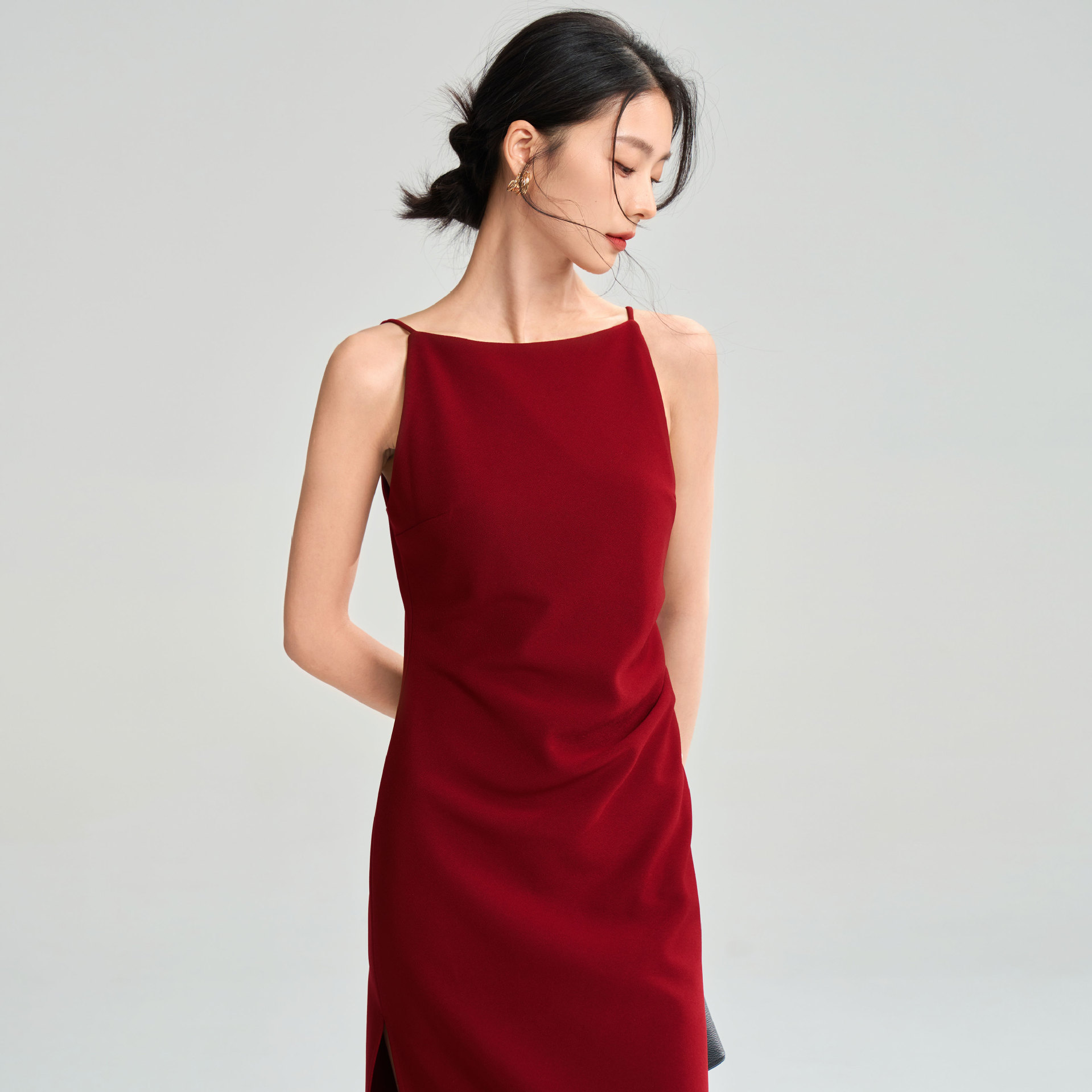 https://fulmo-img-server.com/dresscode-dresscode/5fc86d92-aa4a-45ee-adb2-4a3f562a1ec6.jpg