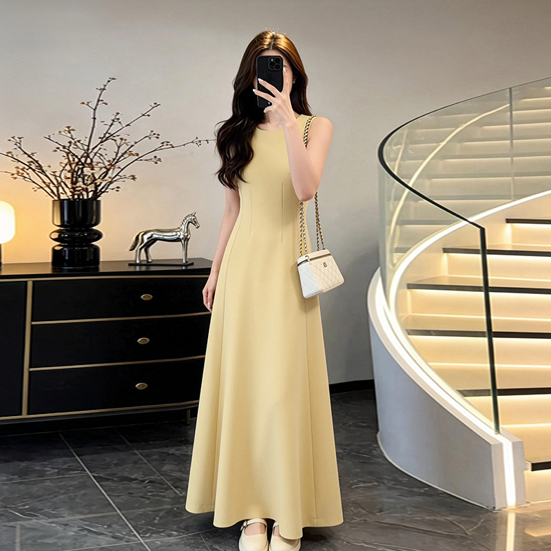 https://fulmo-img-server.com/dresscode-dresscode/607b8a73-421f-4ba2-be59-1aa03c8a1775.jpg