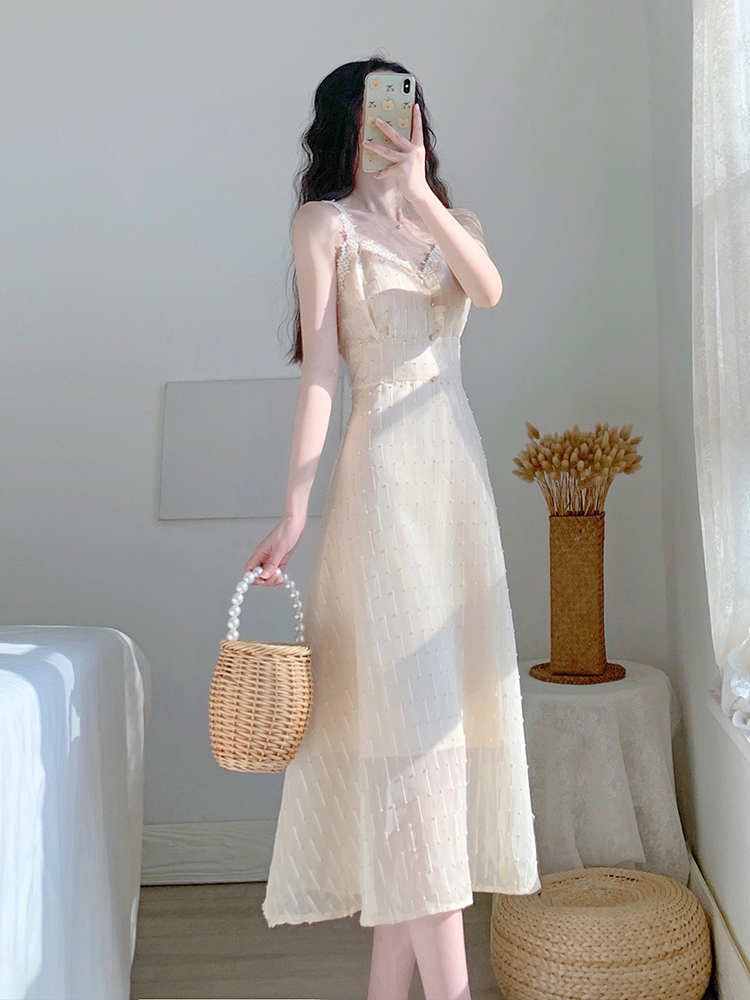 https://fulmo-img-server.com/dresscode-dresscode/61236695-2929-401d-967e-a06f021e0e1f.jpg