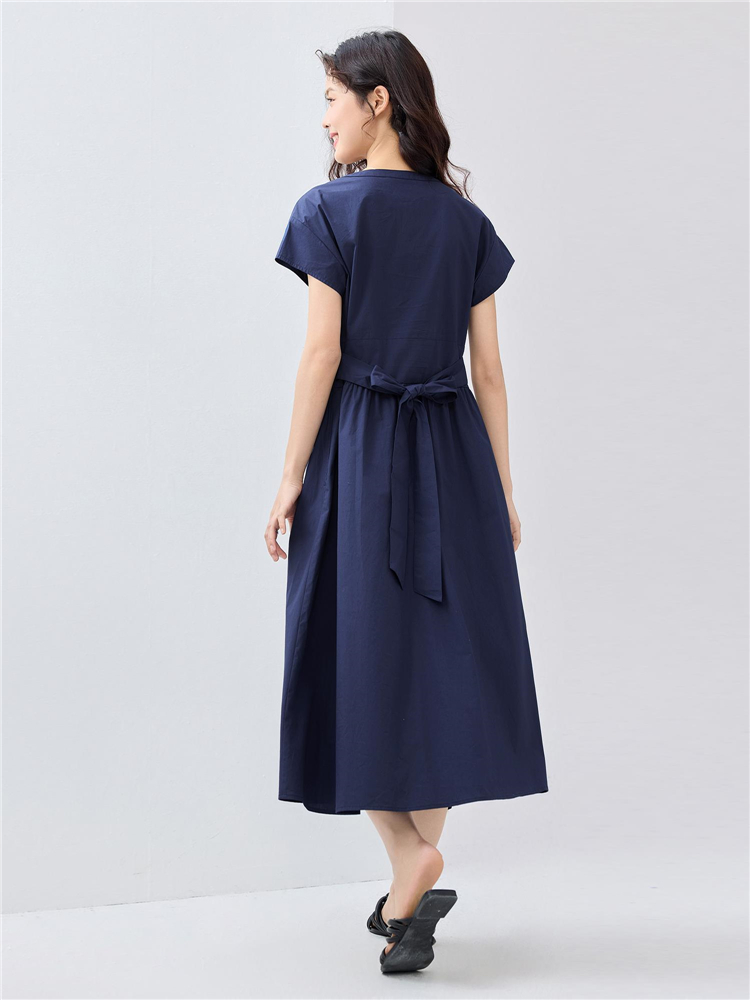 https://fulmo-img-server.com/dresscode-dresscode/6177b863-5698-4a3a-9b3e-315b52b118fe.jpg