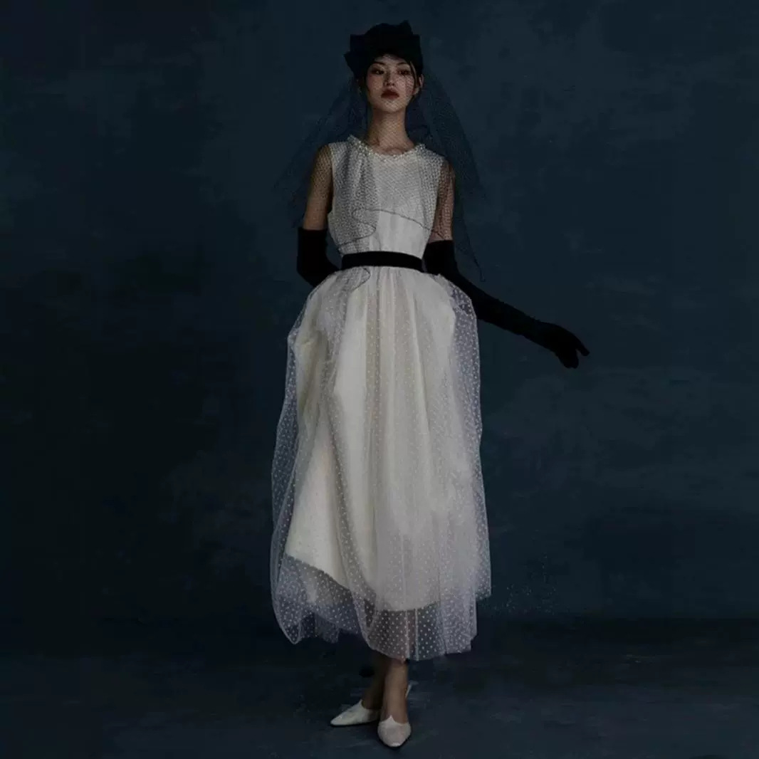 https://fulmo-img-server.com/dresscode-dresscode/6303bb42-6e55-4664-8d6e-fa3a804cd76b.jpg