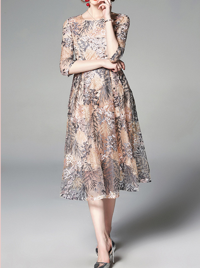 https://fulmo-img-server.com/dresscode-dresscode/66c671f1-c7be-4752-a17b-08fb85e3c018.jpg