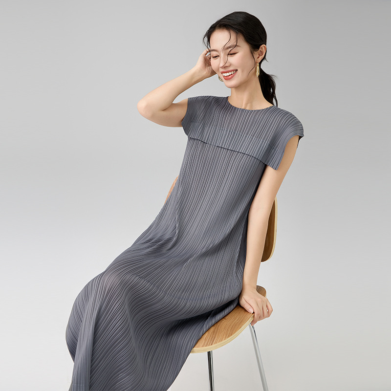 https://fulmo-img-server.com/dresscode-dresscode/66fbe31d-6d10-40d1-8b19-c10d787c7e80.jpg