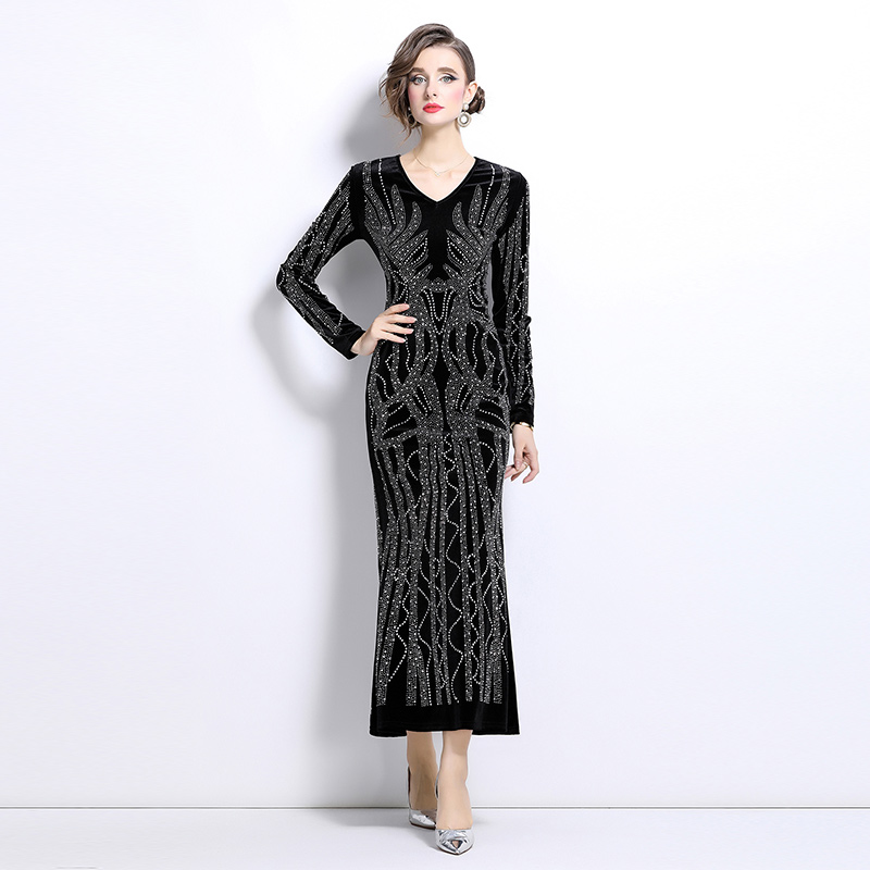 https://fulmo-img-server.com/dresscode-dresscode/67099d37-c2e5-46a3-80c2-07589afd35d9.jpg