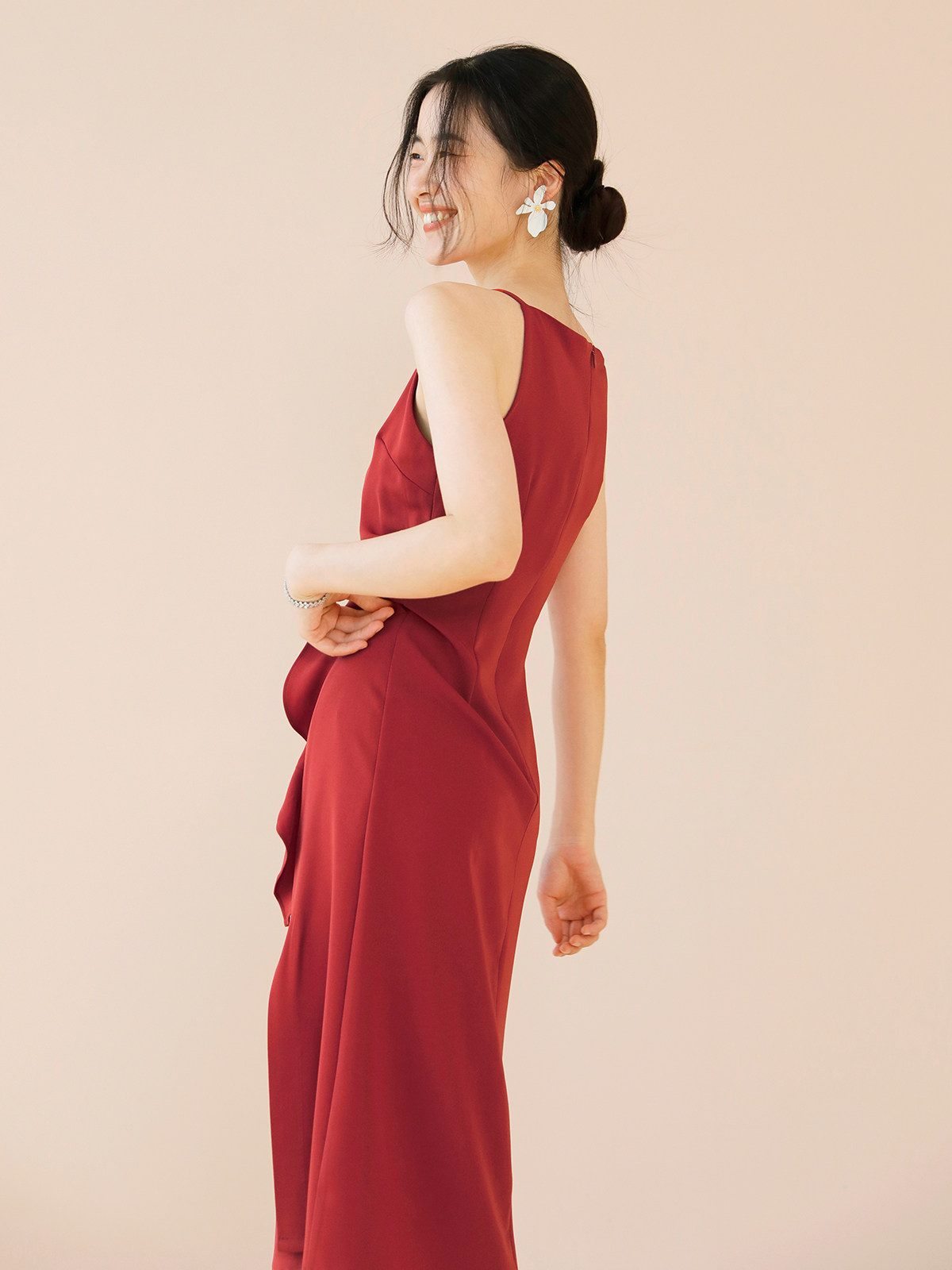 https://fulmo-img-server.com/dresscode-dresscode/695e35a8-71d0-4a2a-a06c-0c45ac92cf34.jpg
