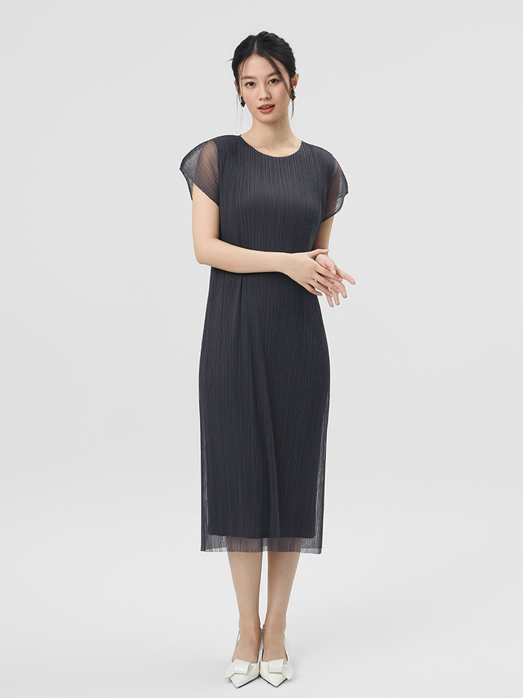 https://fulmo-img-server.com/dresscode-dresscode/6b9952bf-8ab1-4e2f-a958-2d9147e0e429.jpg