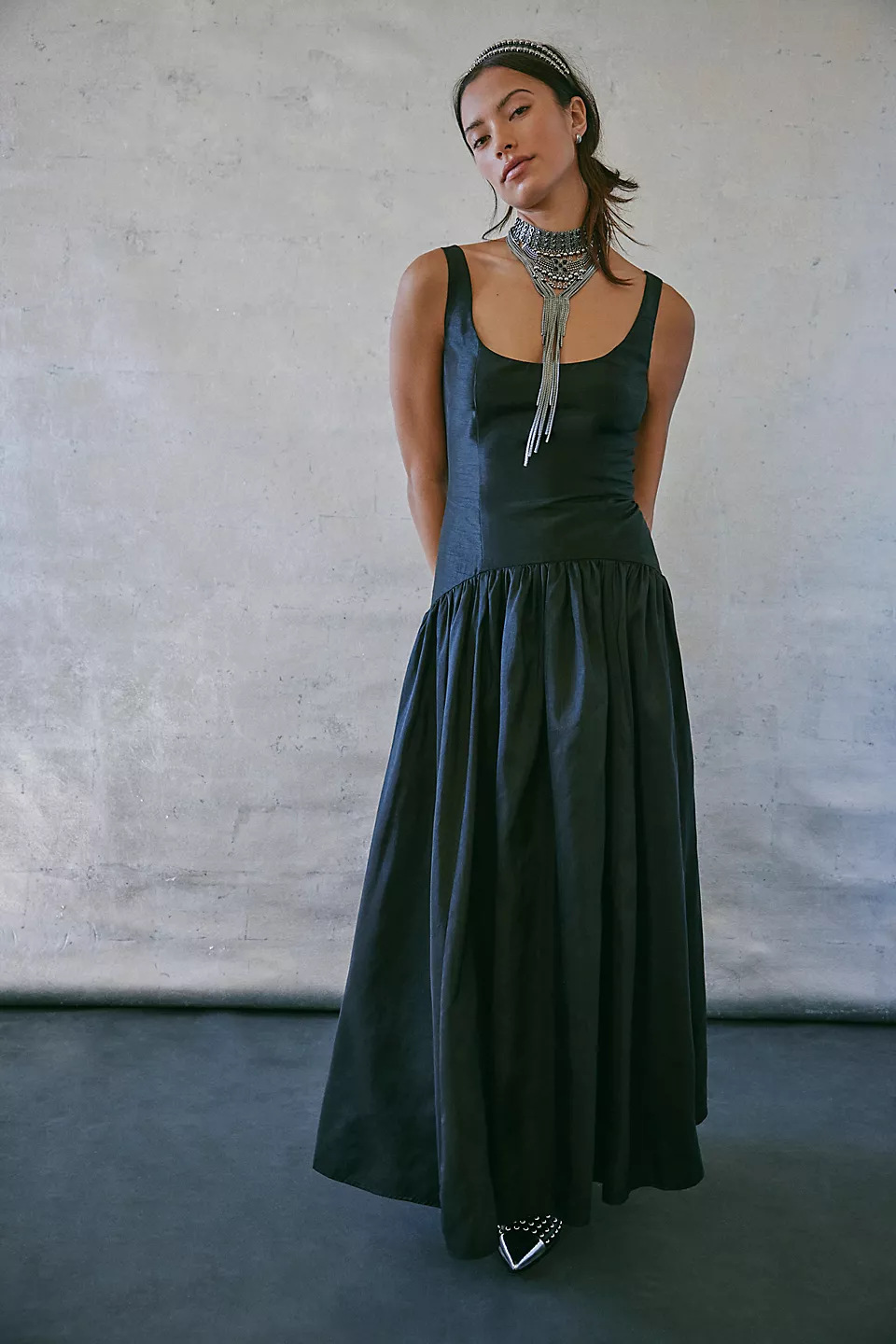 https://fulmo-img-server.com/dresscode-dresscode/6def485e-93a9-46b8-b47d-731816ffb5d6.jpg