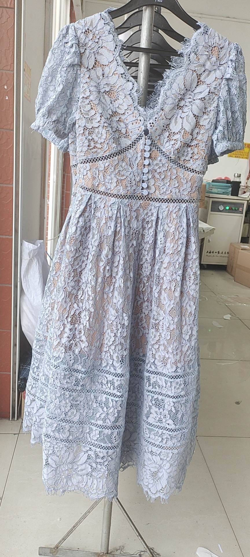 https://fulmo-img-server.com/dresscode-dresscode/7080f0ee-410e-4340-a079-f46dd6f33536.jpg