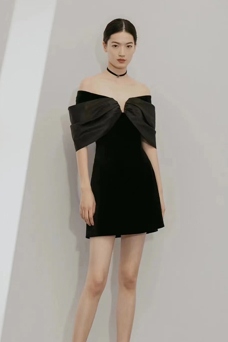 https://fulmo-img-server.com/dresscode-dresscode/710e1edc-2448-4707-ad02-363ac0207172.jpg
