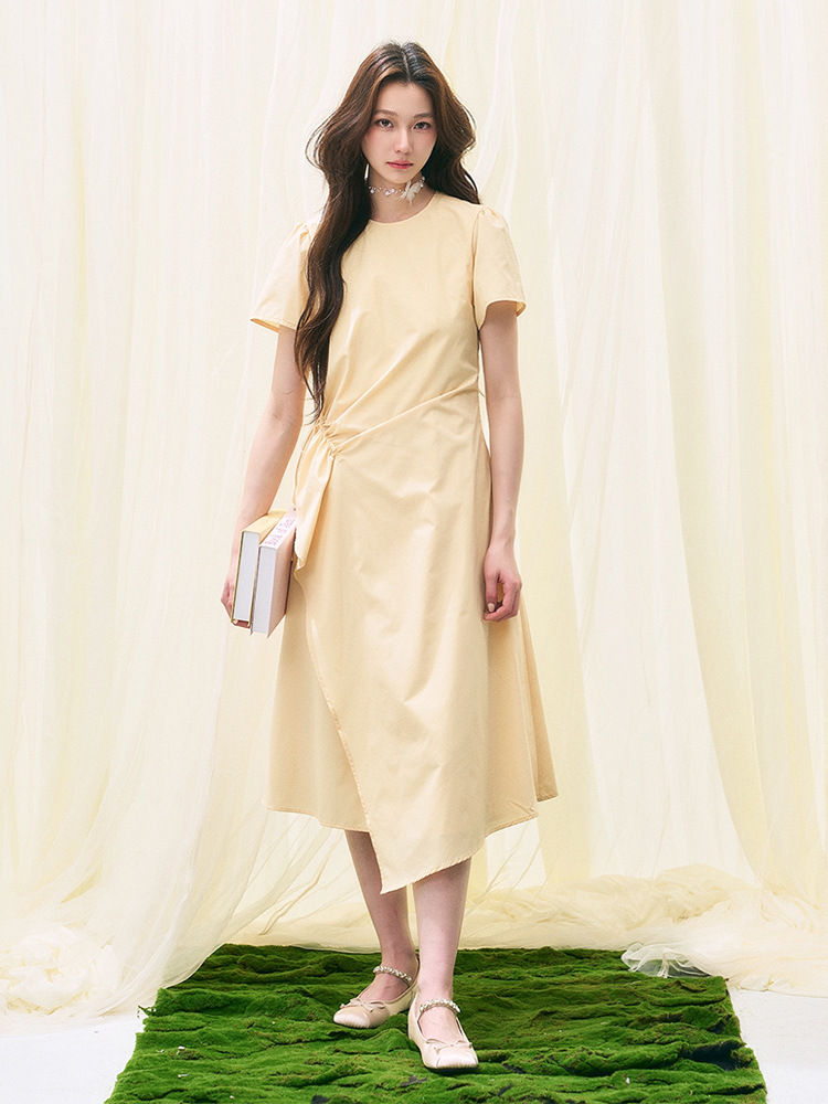 https://fulmo-img-server.com/dresscode-dresscode/71920820-2dc8-453d-b6b4-78ff2f307a19.jpg
