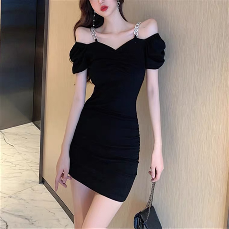 オケージョン ドレス チェーンストラップ付きオフショルダータイトドレス