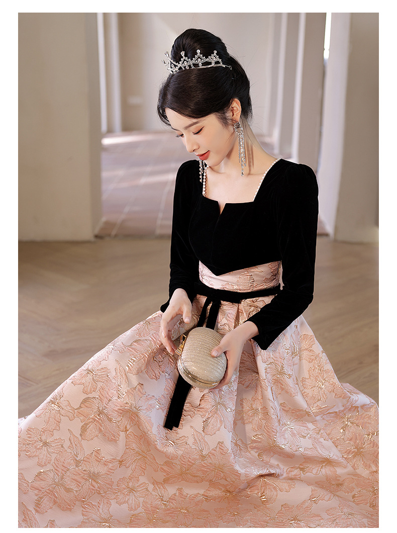 https://fulmo-img-server.com/dresscode-dresscode/74338294-49f5-45ac-86b4-d672665d12c1.jpg