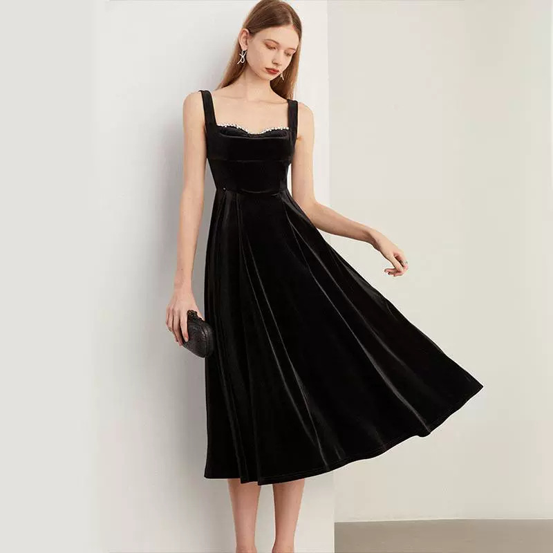 https://fulmo-img-server.com/dresscode-dresscode/7725c083-bd98-474d-aeaa-e769618270f9.jpg