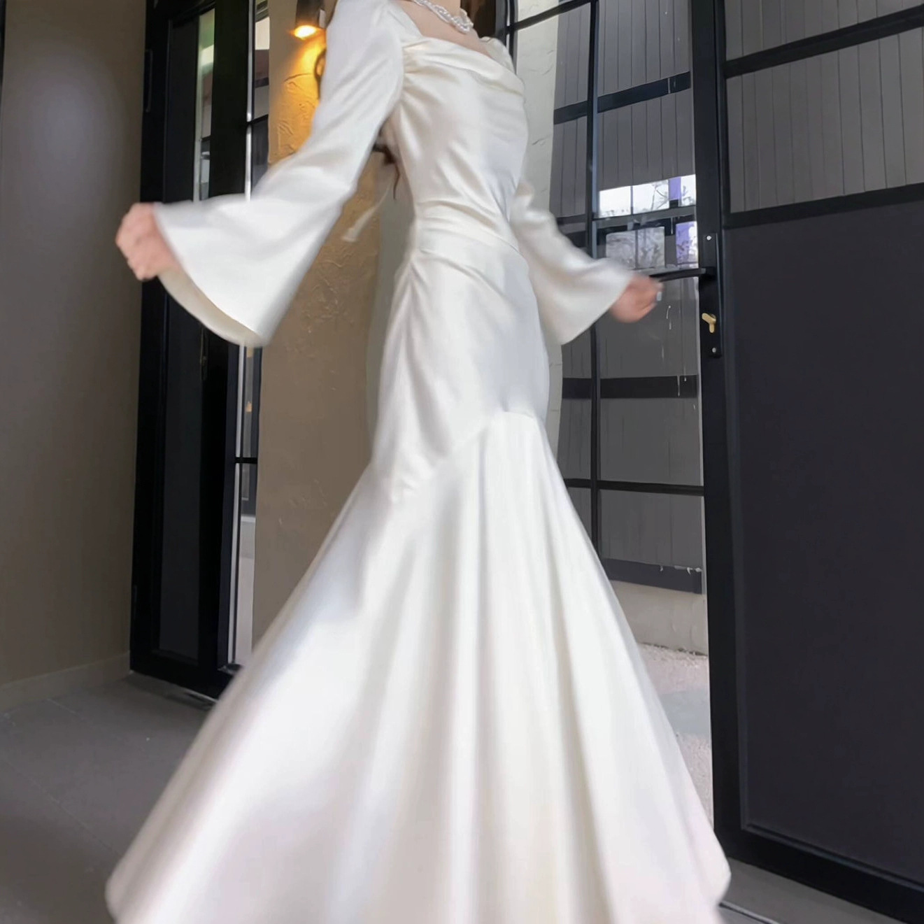 https://fulmo-img-server.com/dresscode-dresscode/775c6b78-04f5-4700-a5a3-d6f6036f430e.jpg