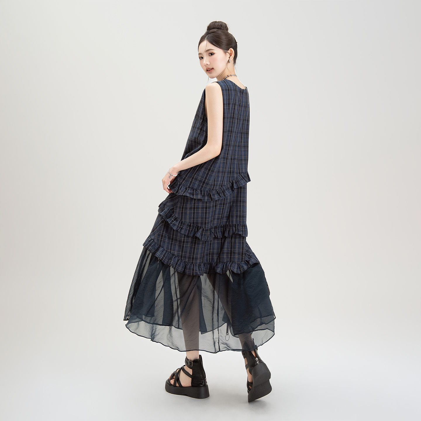 https://fulmo-img-server.com/dresscode-dresscode/7812a01b-0390-48bd-8cf4-dbeb0bb98110.jpg