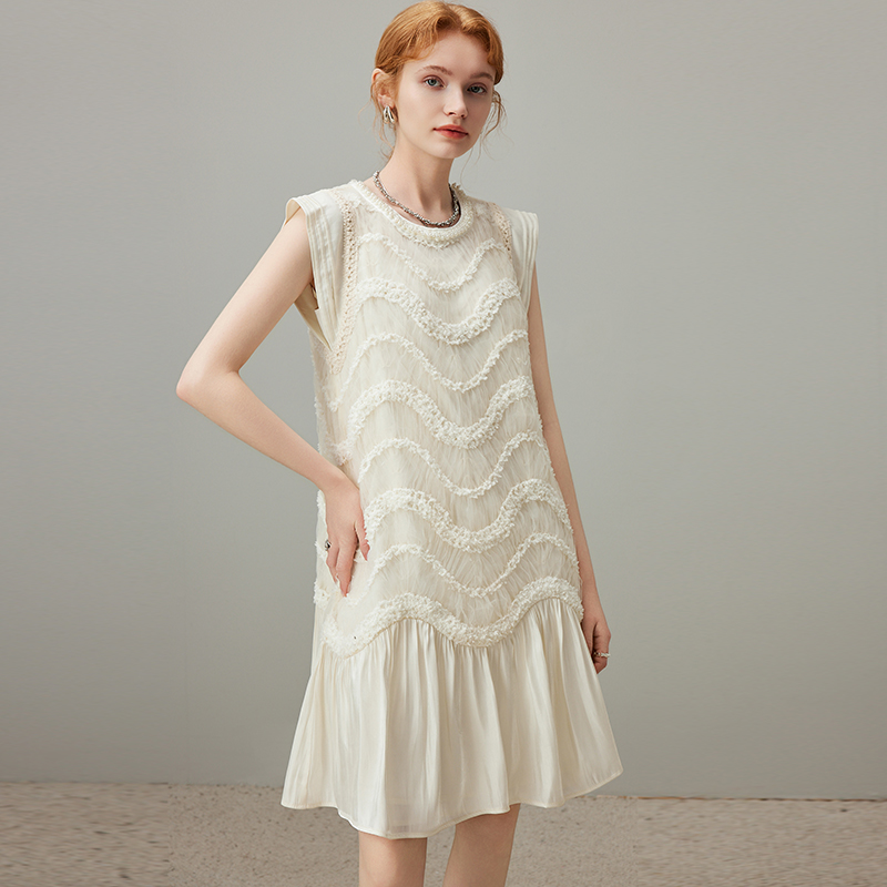 https://fulmo-img-server.com/dresscode-dresscode/785b1c85-d16f-4326-97d1-62697d647d2c.jpg