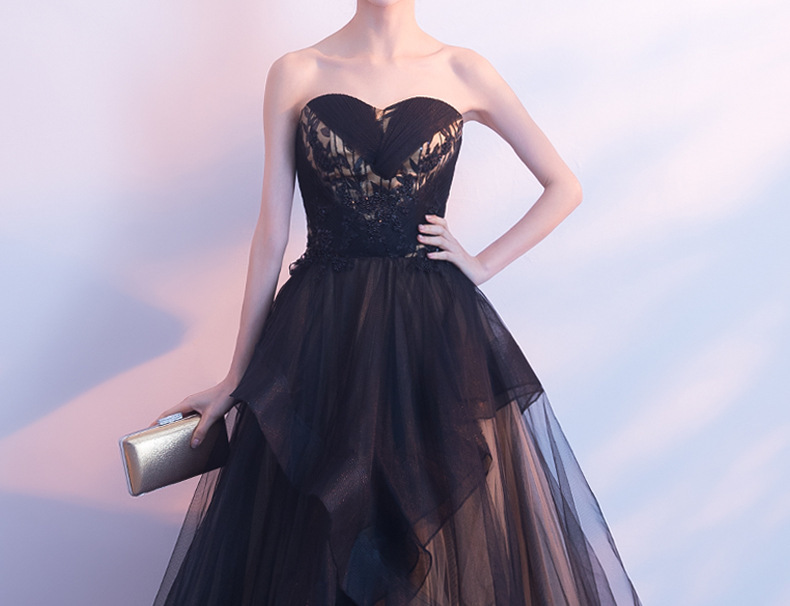 https://fulmo-img-server.com/dresscode-dresscode/79b78ba2-3918-4afb-a981-ca62dd498d82.jpg