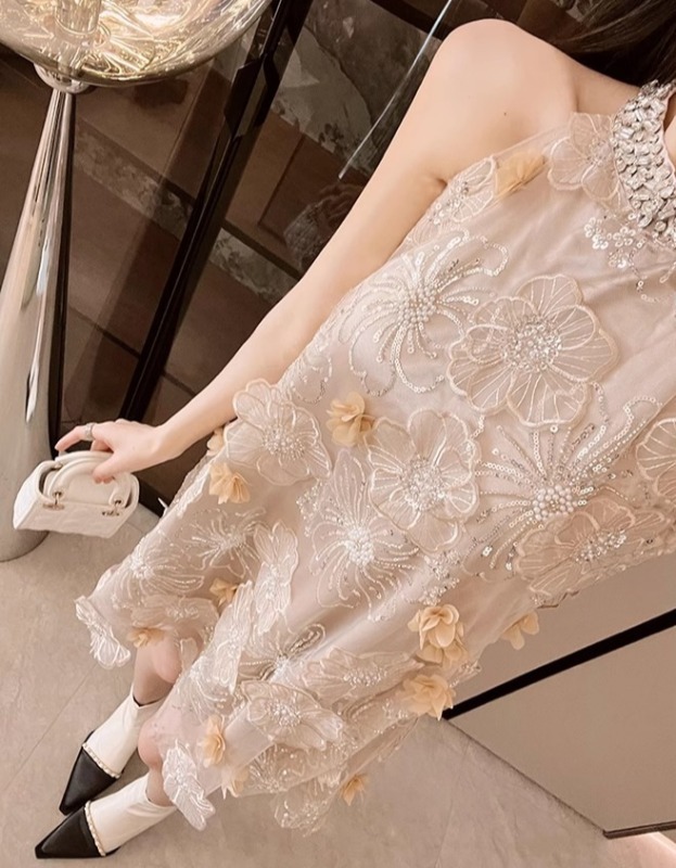 https://fulmo-img-server.com/dresscode-dresscode/7a277607-fd6e-41f2-9d70-619981bdf91c.jpg