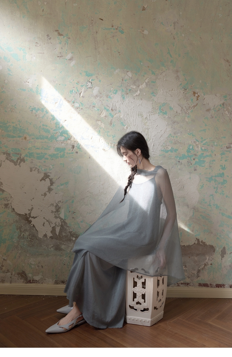 https://fulmo-img-server.com/dresscode-dresscode/7a735d05-ae2c-4141-b01d-90b3fa36cc81.jpg