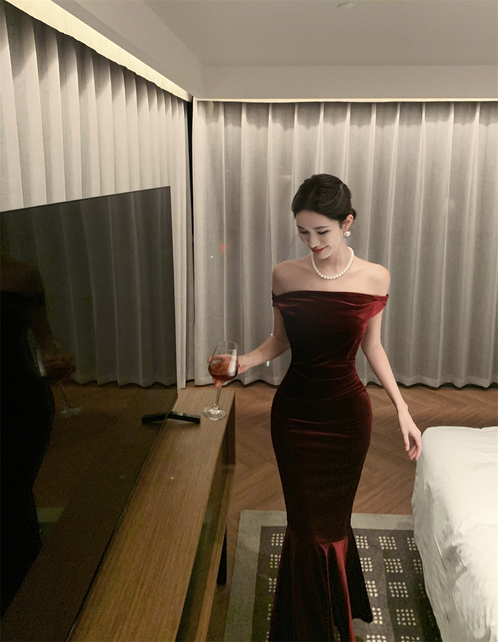 https://fulmo-img-server.com/dresscode-dresscode/7ae47383-6cd8-4702-9b0c-a93ca104ccca.jpg