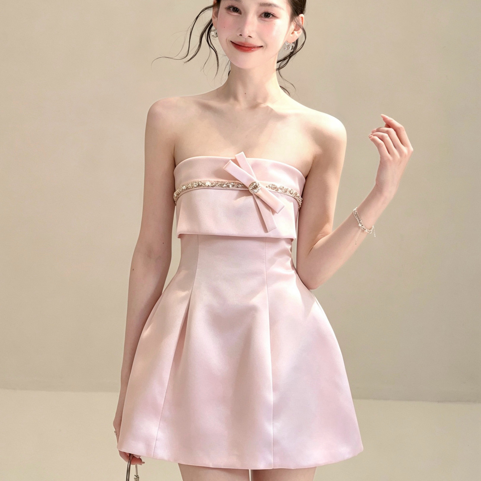 https://fulmo-img-server.com/dresscode-dresscode/7cb92179-0bc5-4319-a8db-49892352482e.jpg