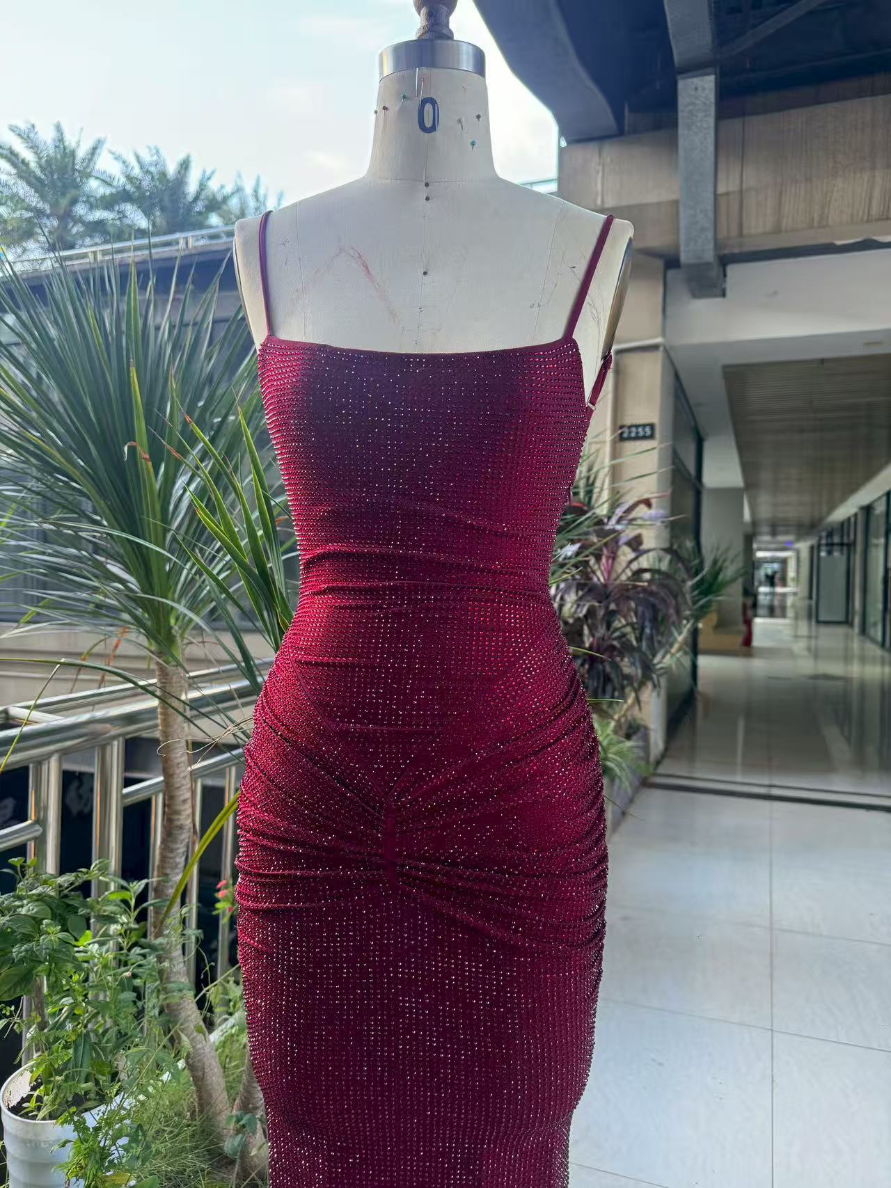 https://fulmo-img-server.com/dresscode-dresscode/7cd51c45-c81b-4955-a39e-9a0d0e1c3f90.jpg