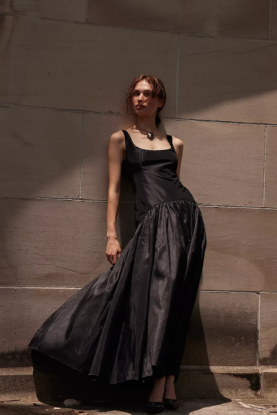 https://fulmo-img-server.com/dresscode-dresscode/7e3f57dc-8d4c-4e06-b76e-bc244249cd80.jpg