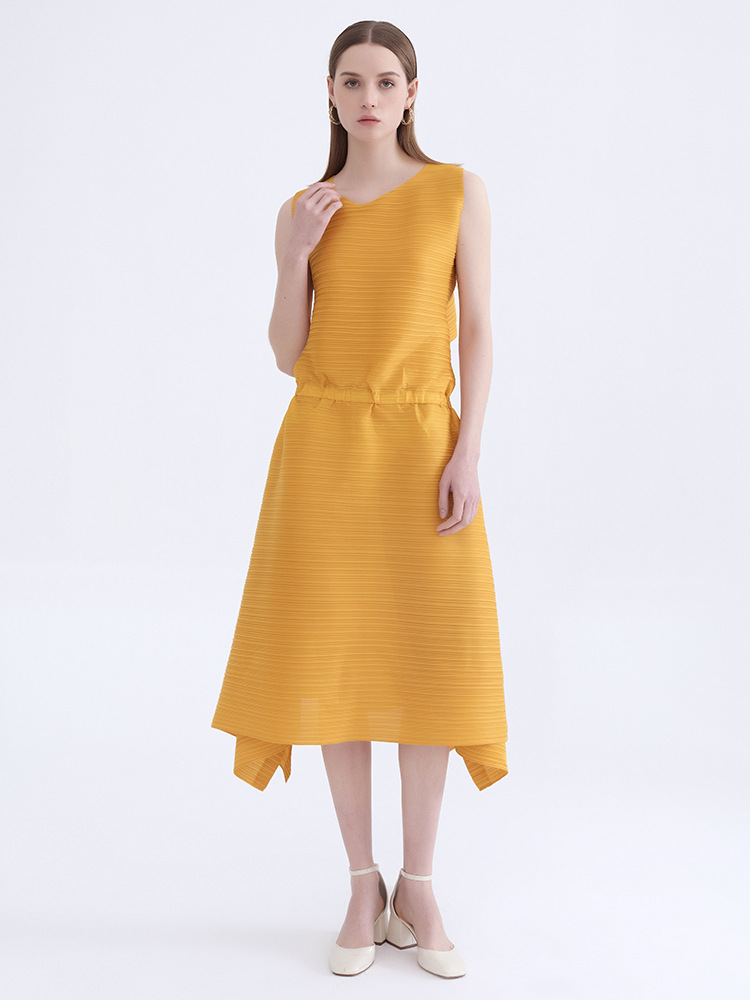 https://fulmo-img-server.com/dresscode-dresscode/7e8008b3-70b6-4aad-bb37-eb5772578c3e.jpg