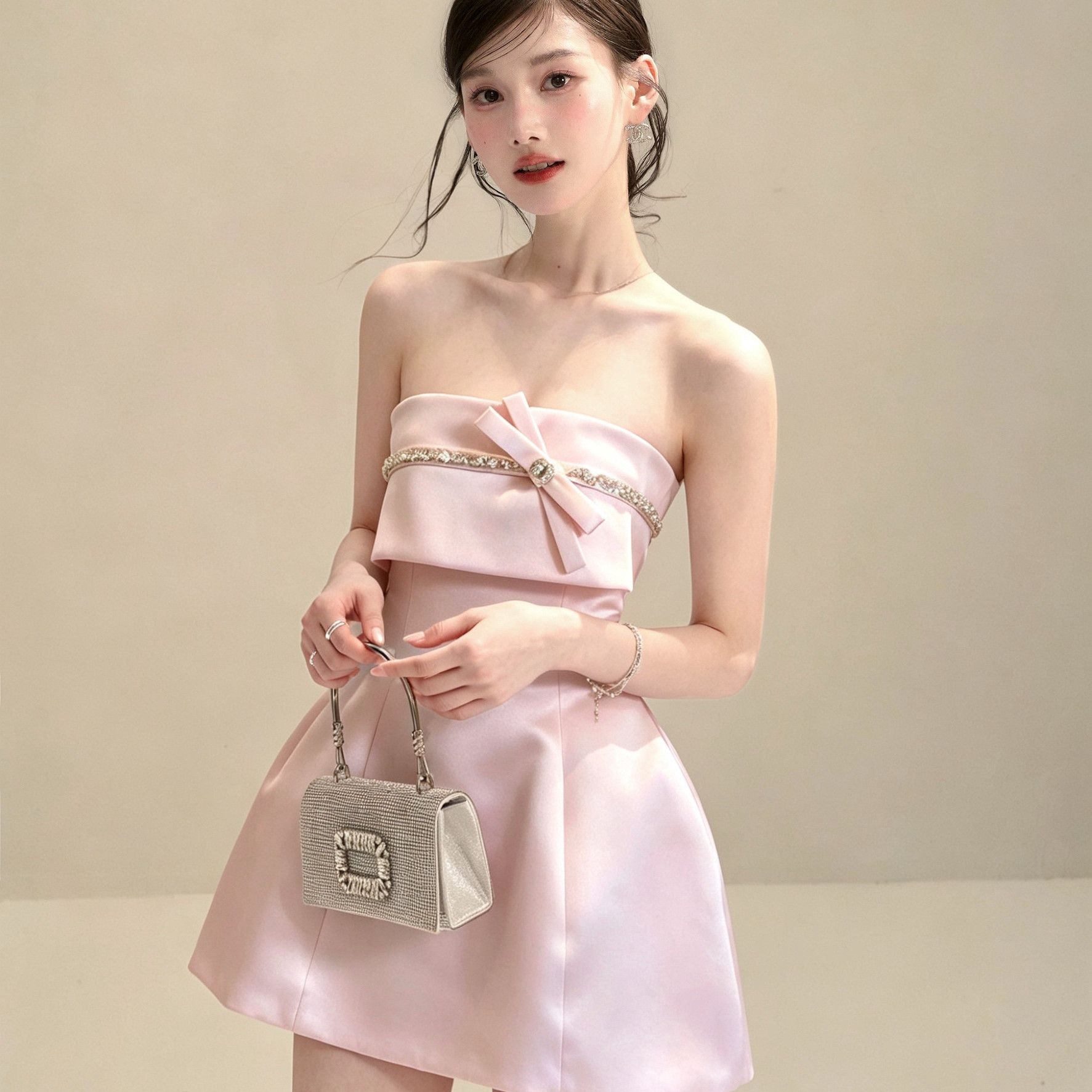 https://fulmo-img-server.com/dresscode-dresscode/7f700557-7531-496a-88c5-a19804e20c21.jpg