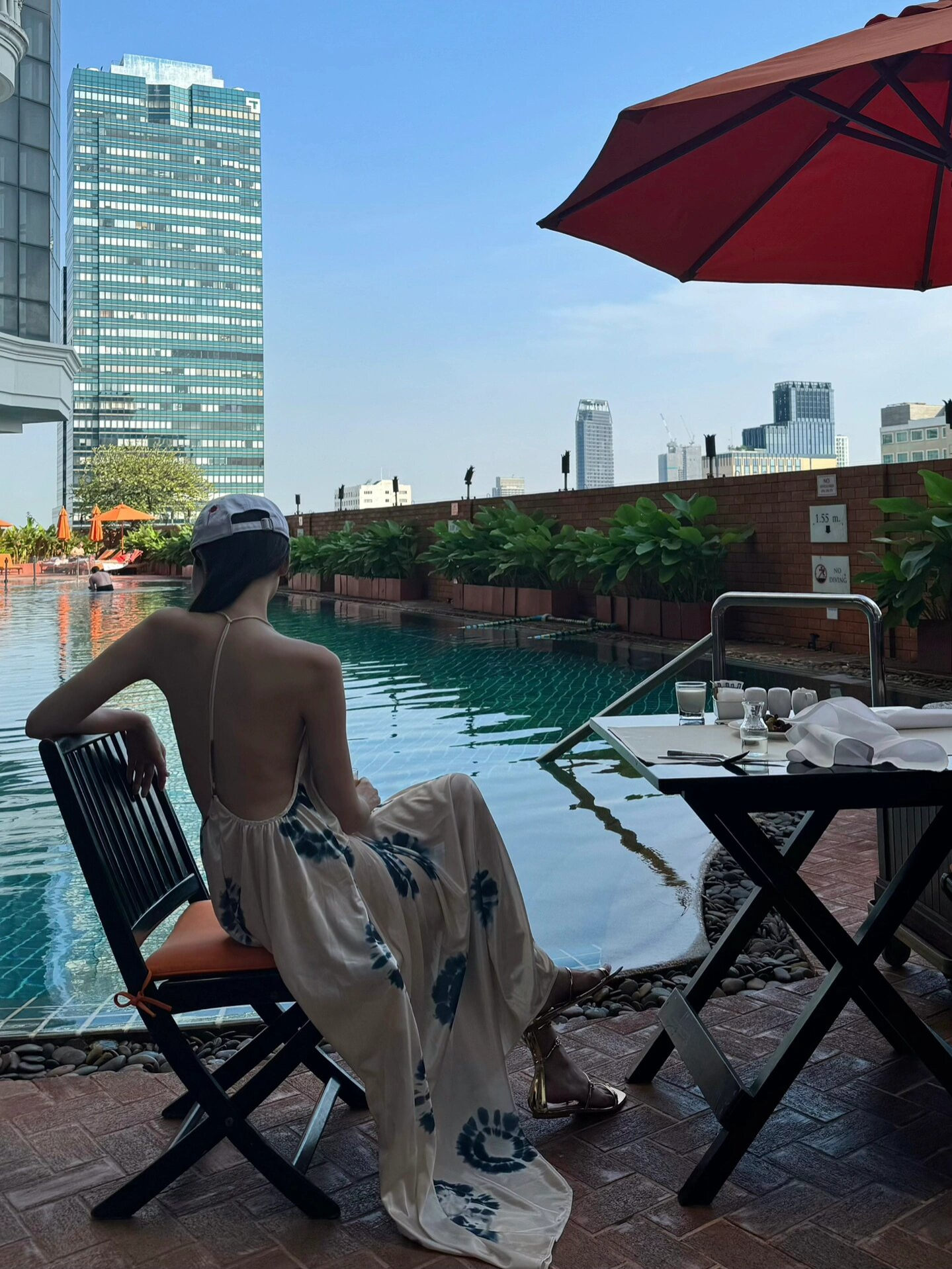 https://fulmo-img-server.com/dresscode-dresscode/819e817b-b29a-41cc-9590-65b06d9ffdfc.jpg