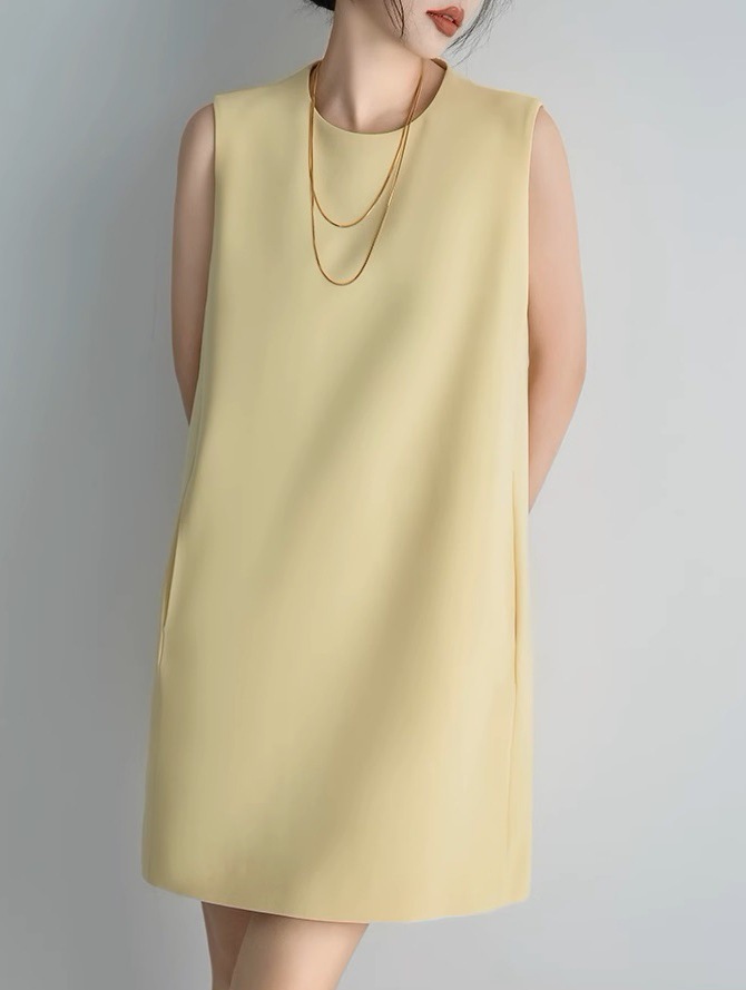 https://fulmo-img-server.com/dresscode-dresscode/819ee1f1-24b8-44a6-95e0-9bf957e47de6.jpg