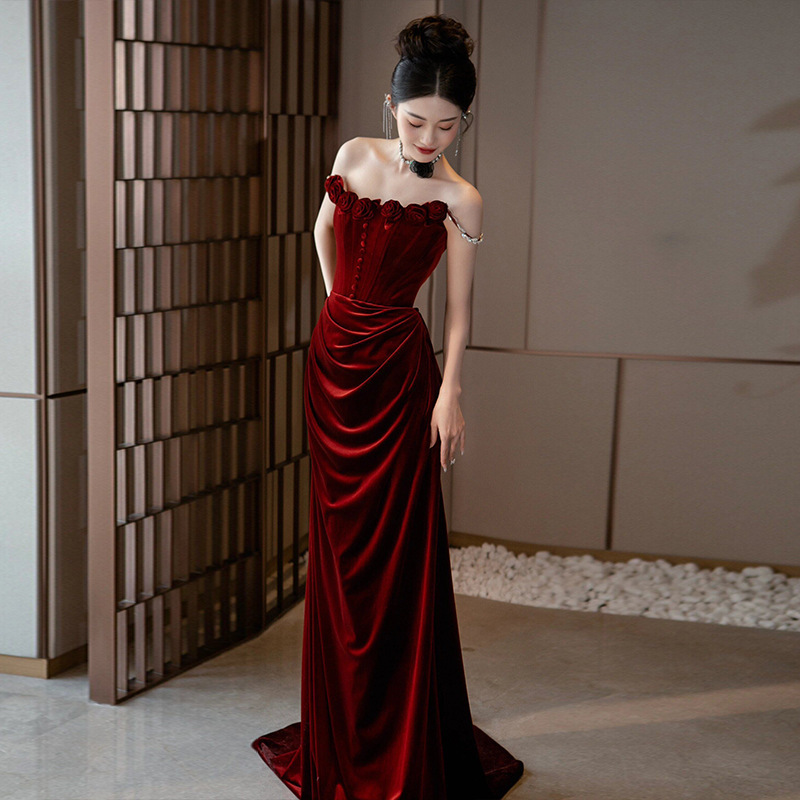 https://fulmo-img-server.com/dresscode-dresscode/82da53d0-43ee-4099-9692-c896e7b267e5.jpg