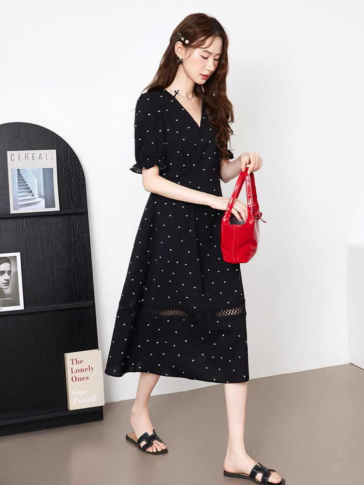 https://fulmo-img-server.com/dresscode-dresscode/8398172e-aa4f-4e74-b56c-33fefee0c284.jpg