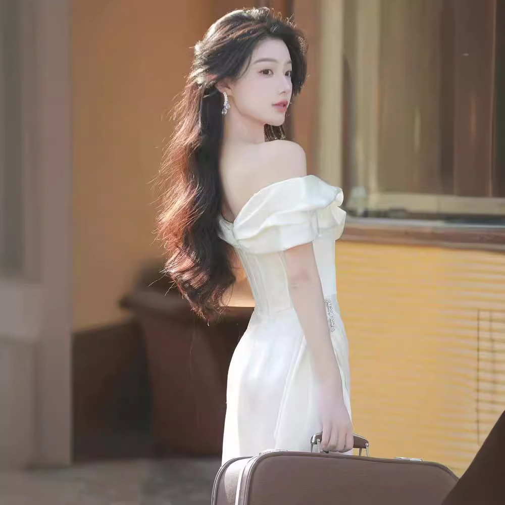 https://fulmo-img-server.com/dresscode-dresscode/844c88e3-2c9a-446f-b5f1-21bffa2b39f5.jpg