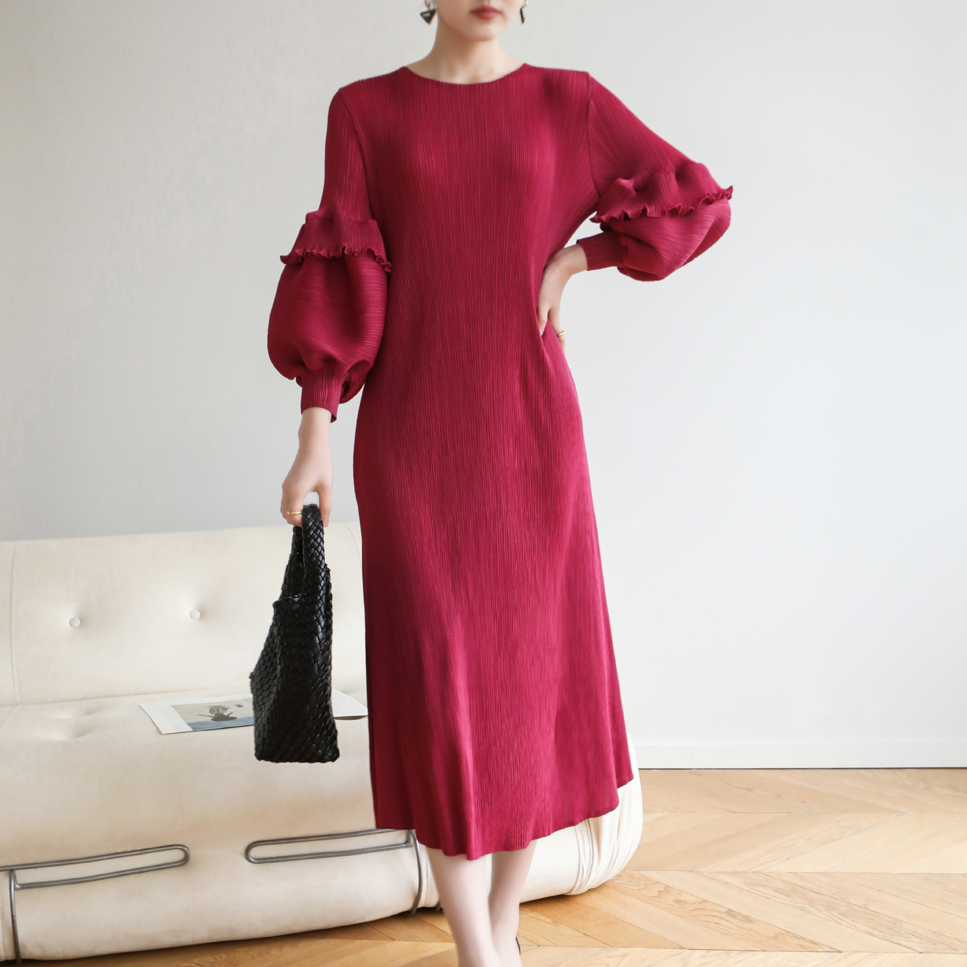 https://fulmo-img-server.com/dresscode-dresscode/846806d3-c22e-493e-888c-5a4a38afe55e.jpg