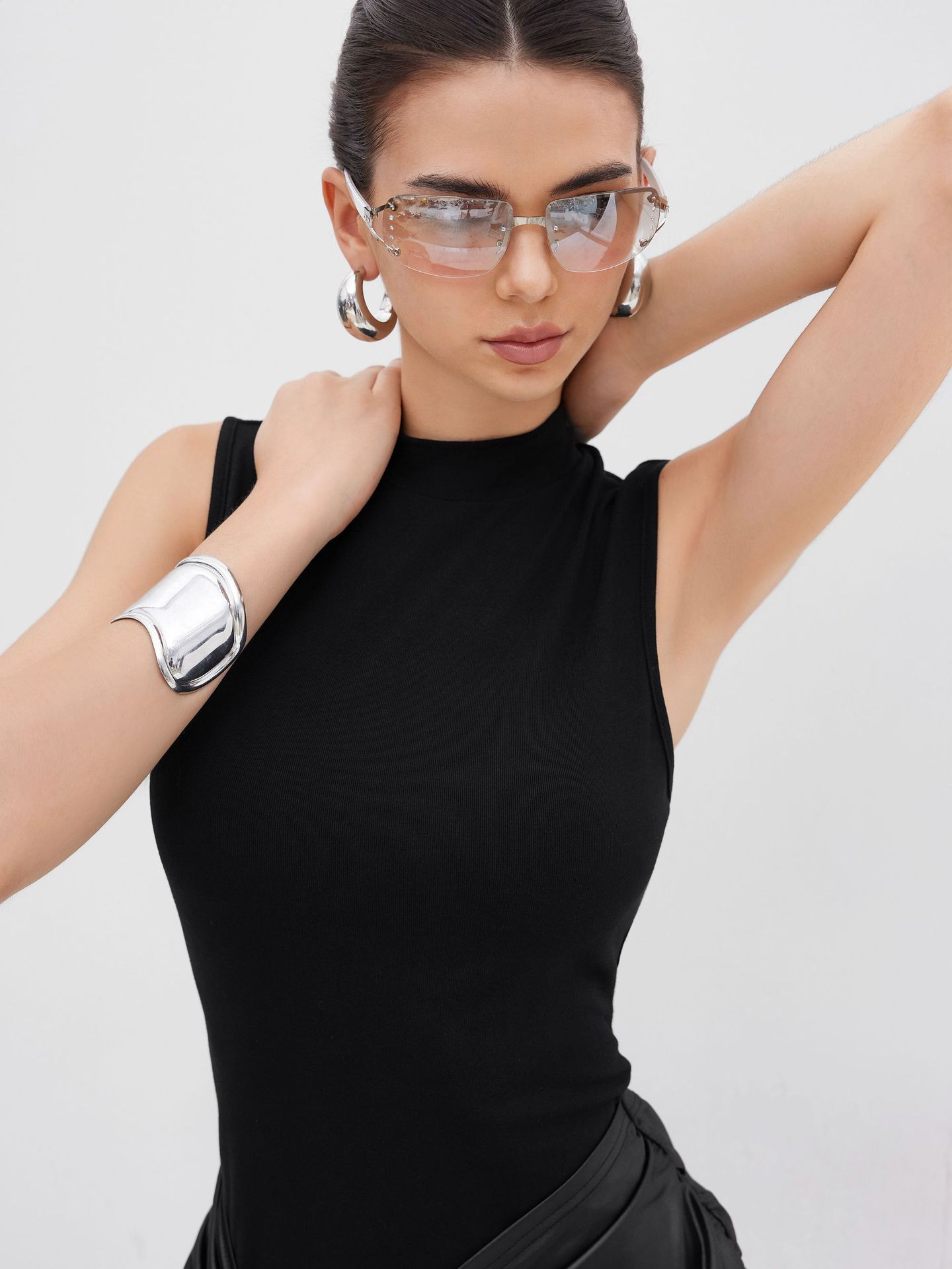 https://fulmo-img-server.com/dresscode-dresscode/87712694-112f-421c-a904-9226b4540b6e.jpg