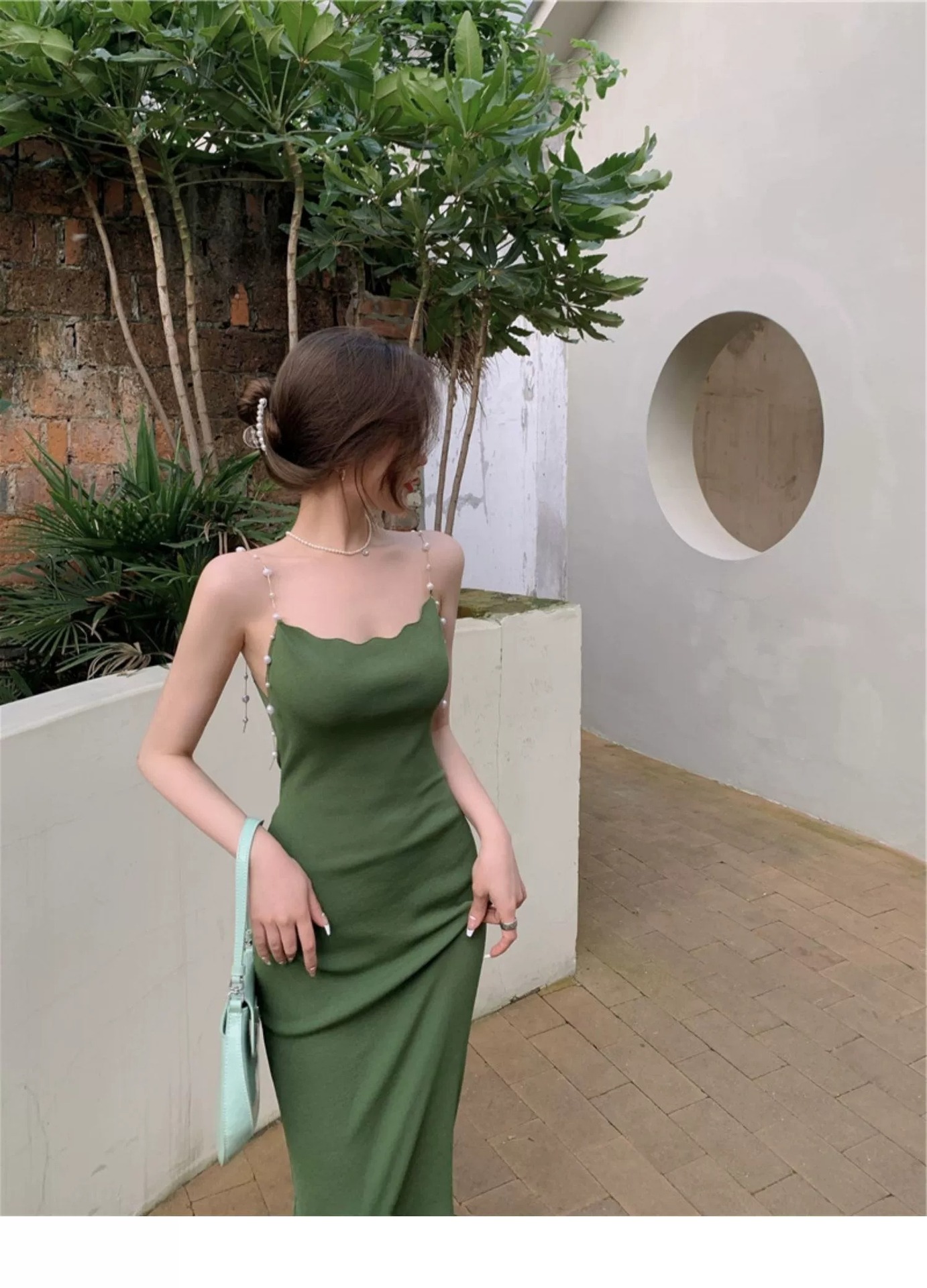 https://fulmo-img-server.com/dresscode-dresscode/8804ceeb-6386-47e4-98b8-10a7f982c2db.jpg