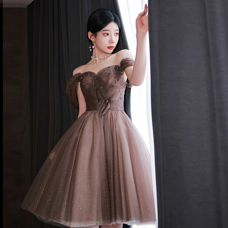 https://fulmo-img-server.com/dresscode-dresscode/881c0e6b-01a5-4bf2-8c92-eb91d852d455.jpg
