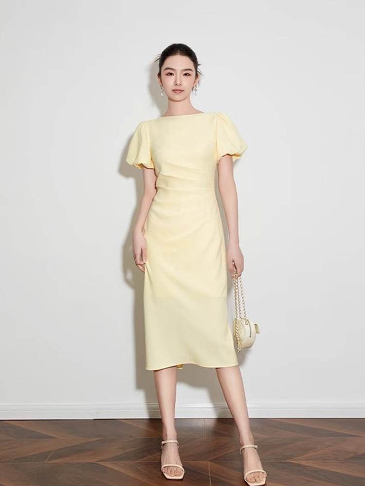 https://fulmo-img-server.com/dresscode-dresscode/88bd2b67-716b-47fa-b62b-a04ab44fab41.jpg
