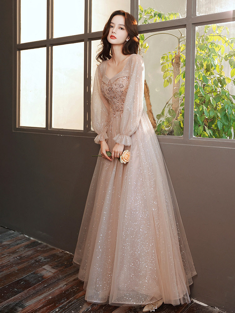 https://fulmo-img-server.com/dresscode-dresscode/8af42c13-3a85-42f8-a1f8-84d92970e26b.jpg