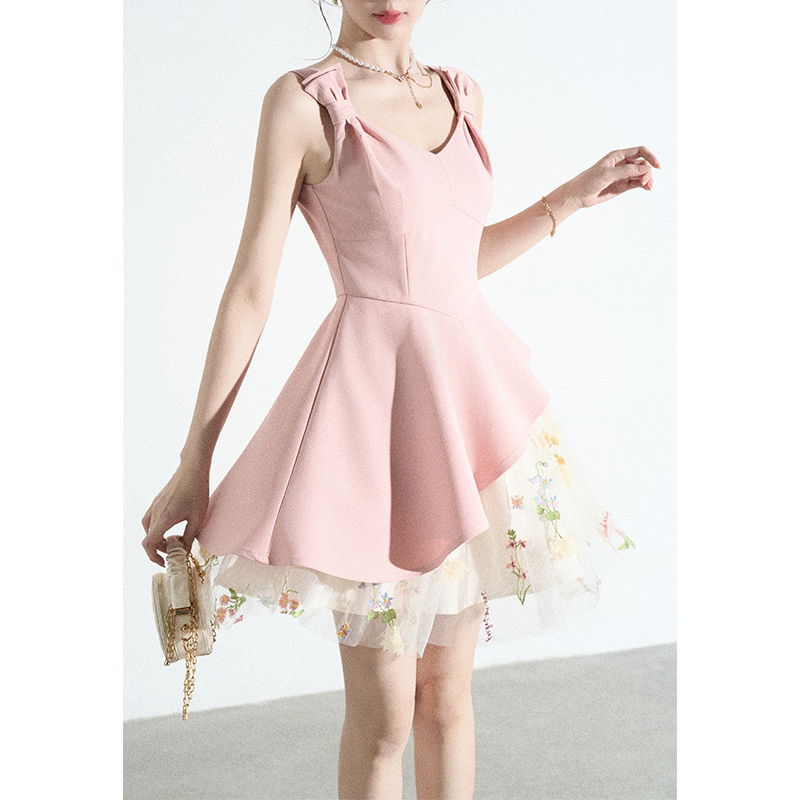 https://fulmo-img-server.com/dresscode-dresscode/8c2ac3d8-abf3-4355-ac1c-3506f0f087bb.jpg