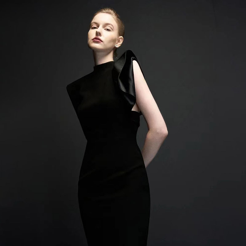 https://fulmo-img-server.com/dresscode-dresscode/8cbc52c4-7ab0-4aff-997f-014f8ab80d4d.jpg
