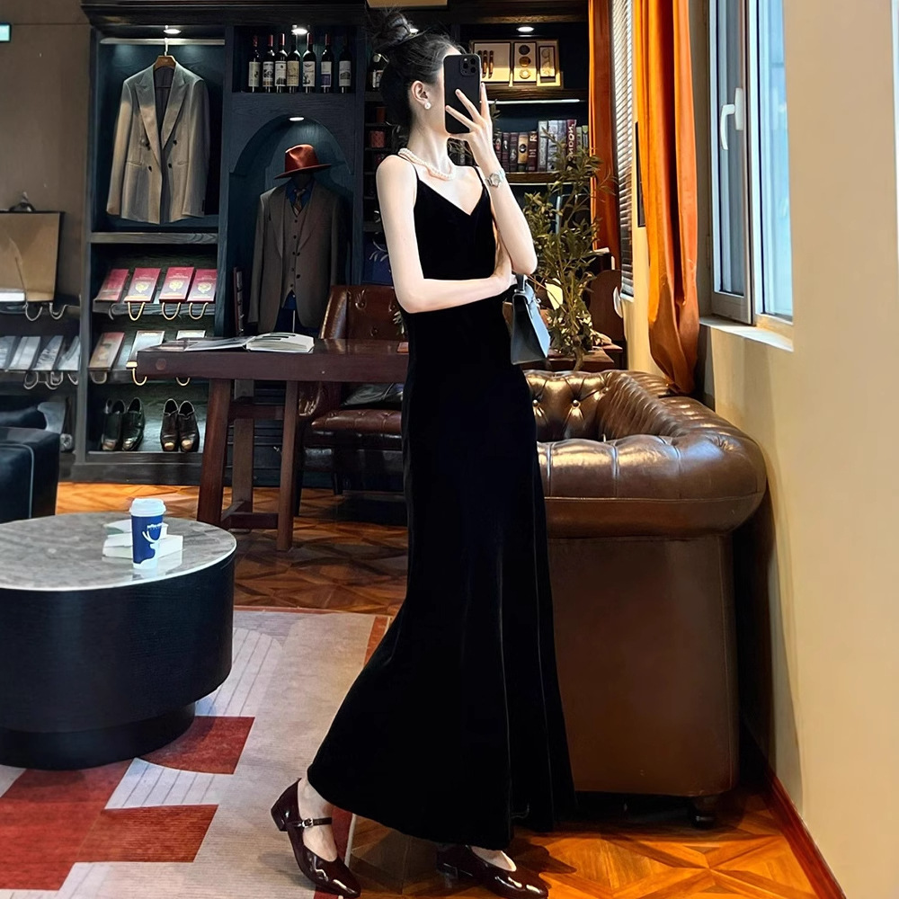 https://fulmo-img-server.com/dresscode-dresscode/8eeed371-199e-4355-bd37-f931e5c717d8.jpg