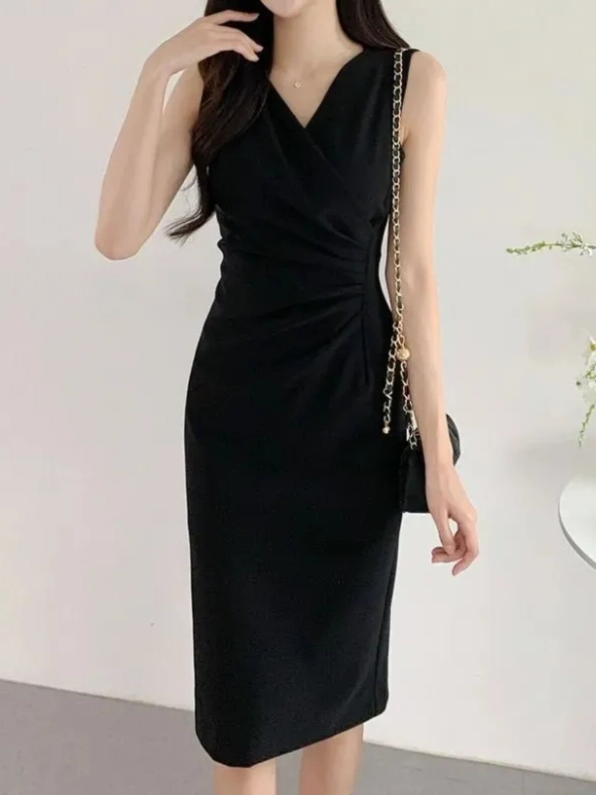 https://fulmo-img-server.com/dresscode-dresscode/8f3b0293-d901-4634-9320-0af53e0a27d2.jpg