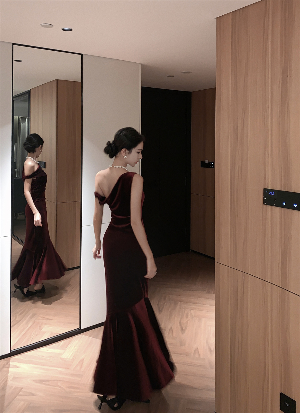 https://fulmo-img-server.com/dresscode-dresscode/91fcb98a-5105-47cd-8b08-a92b3b441739.jpg