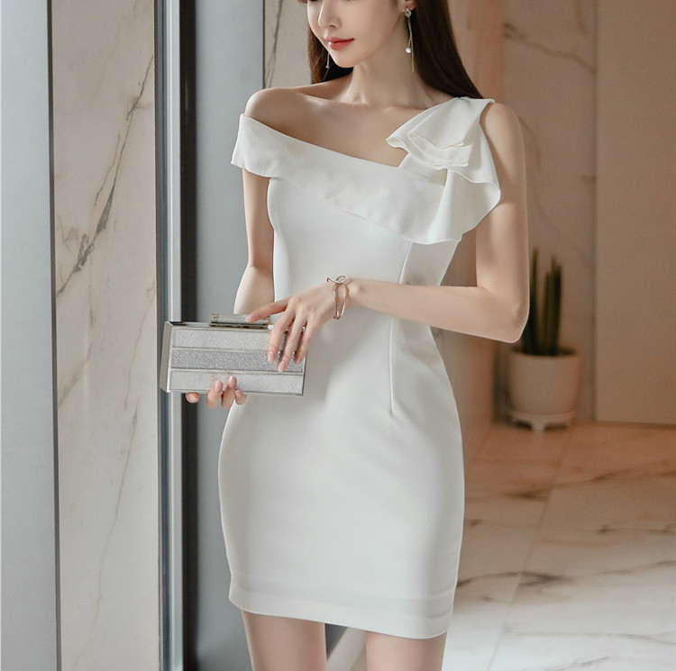 https://fulmo-img-server.com/dresscode-dresscode/924470be-936e-4465-b428-9b2dfb379381.jpg